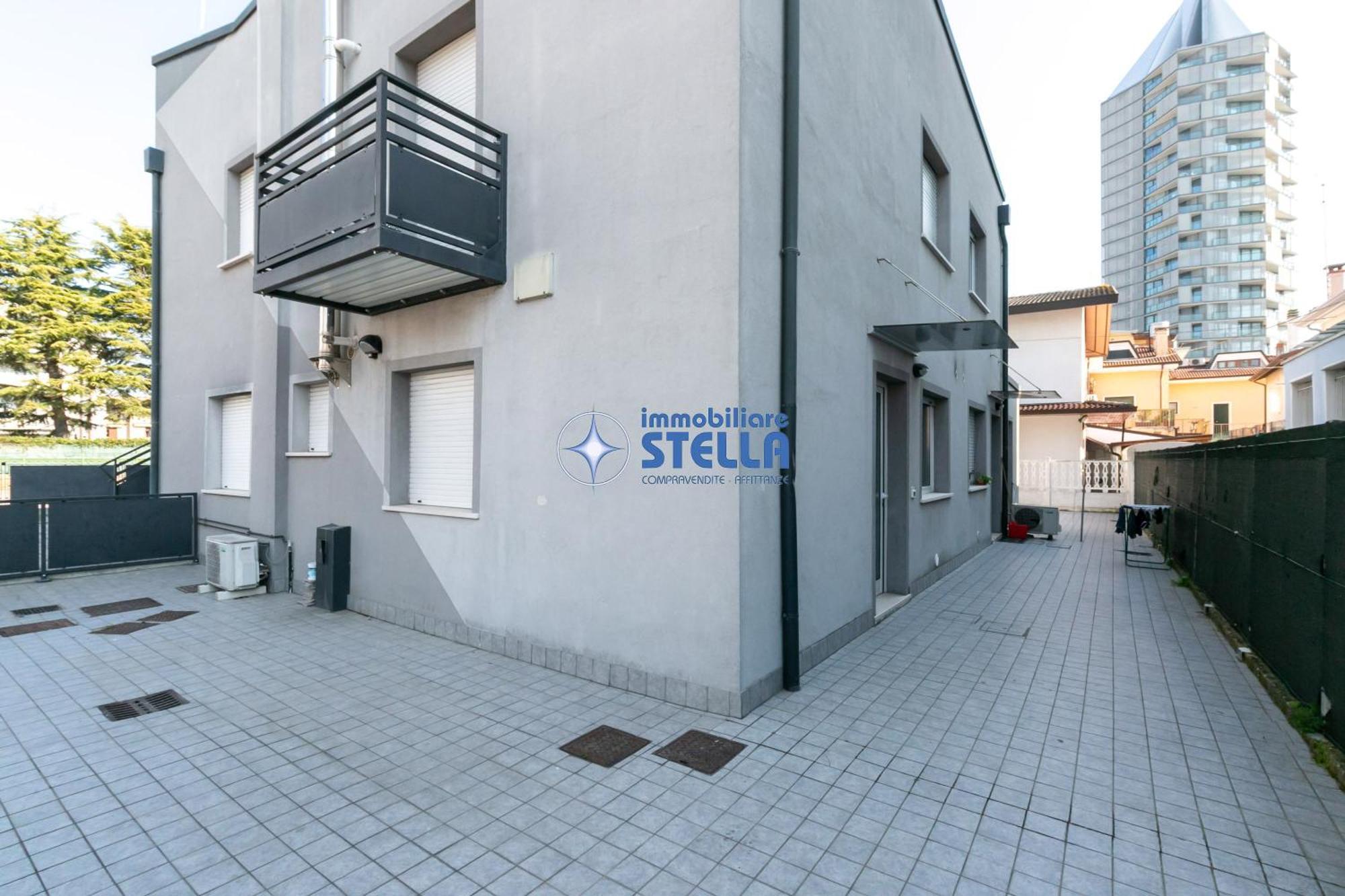Condominio Milan ลิโดดิเยโซโล ภายนอก รูปภาพ